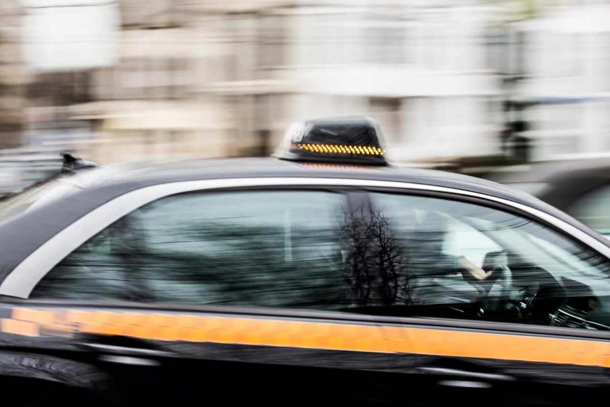 Un conducteur Djump porte plainte contre X après une altercation avec six taximen