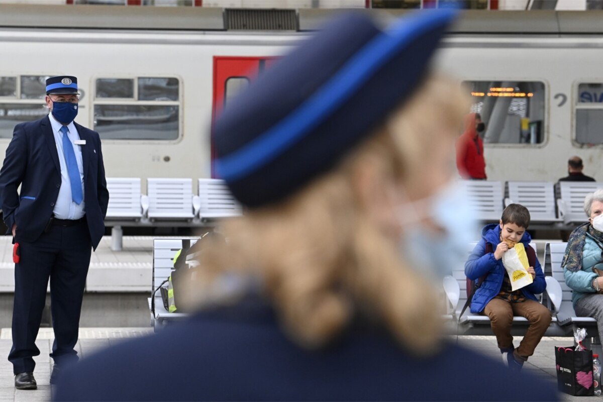 Transports en commun: coût, ponctualité, harcèlement découragent les Belges