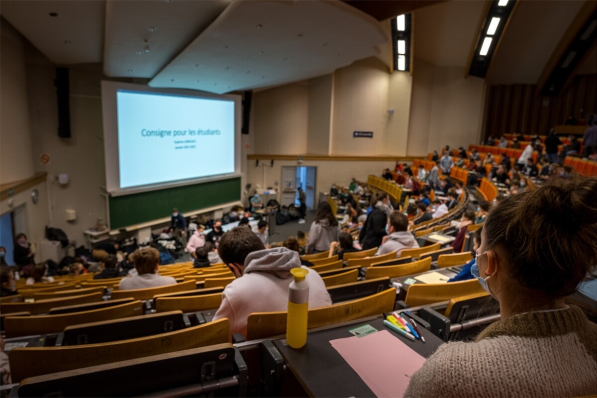 UCL LLN - examens en présentiel © Jacques Duchateau