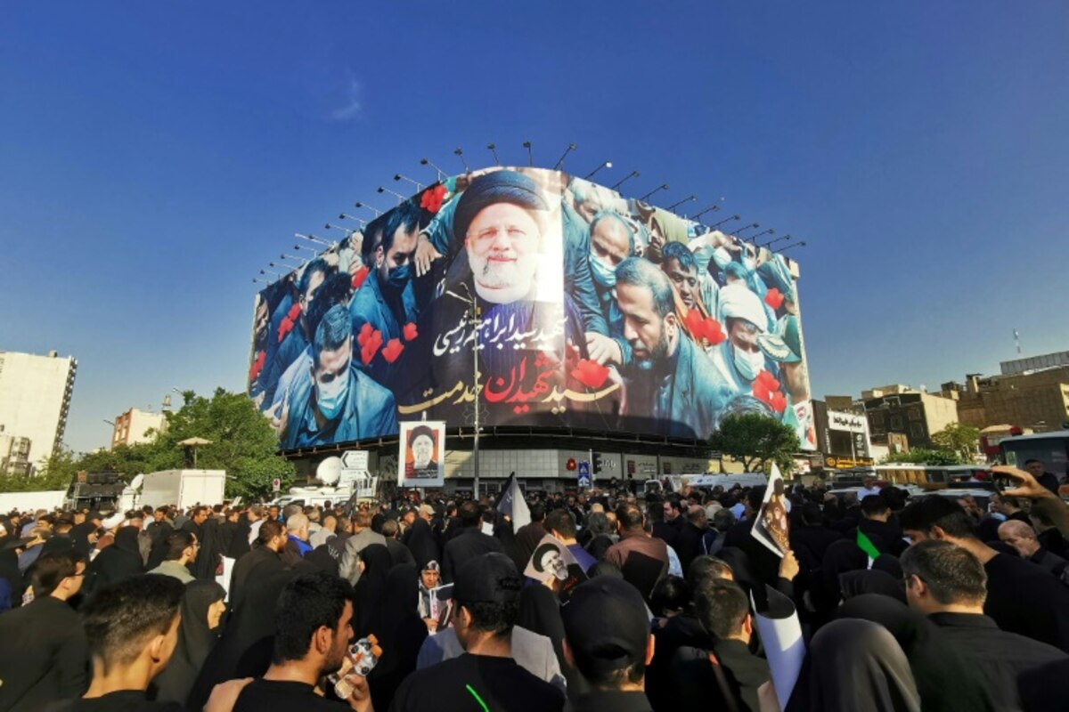<p>Les funérailles du président Ebrahim Raïssi à Téhéran, le 22 mai 2024 en Iran</p>
