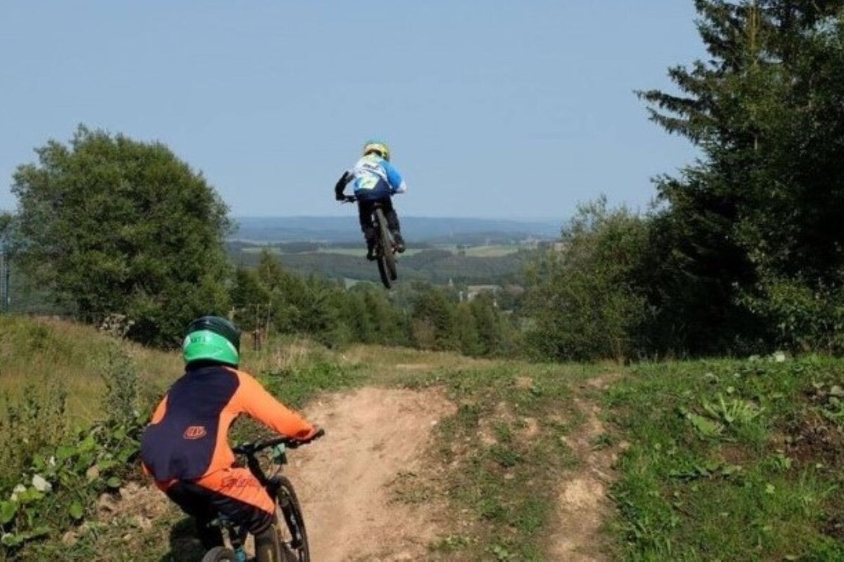 Les travaux du Trail Center VTT à la Baraque de Fraiture doivent être terminés pour le 31 décembre 2026.