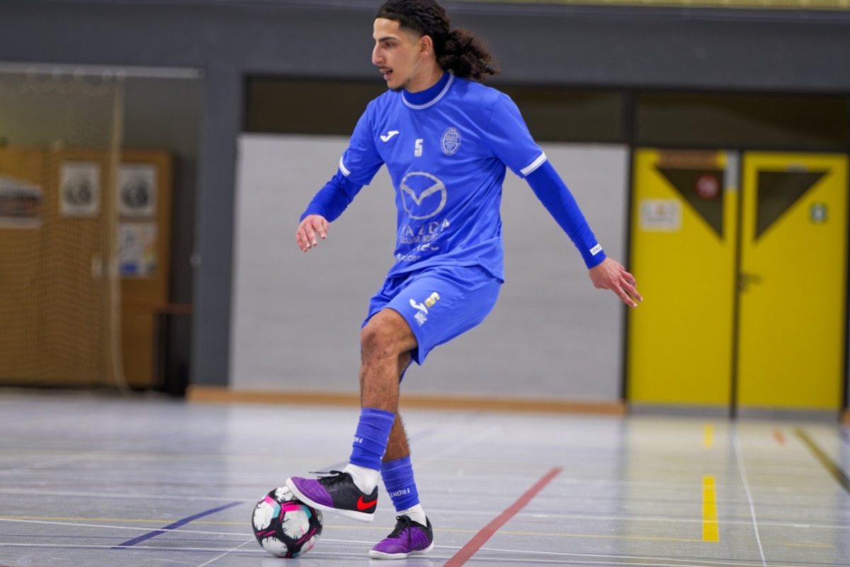 Auteur d’une saison exceptionnelle, Nabil Ouazrhari reste mouscronnois.