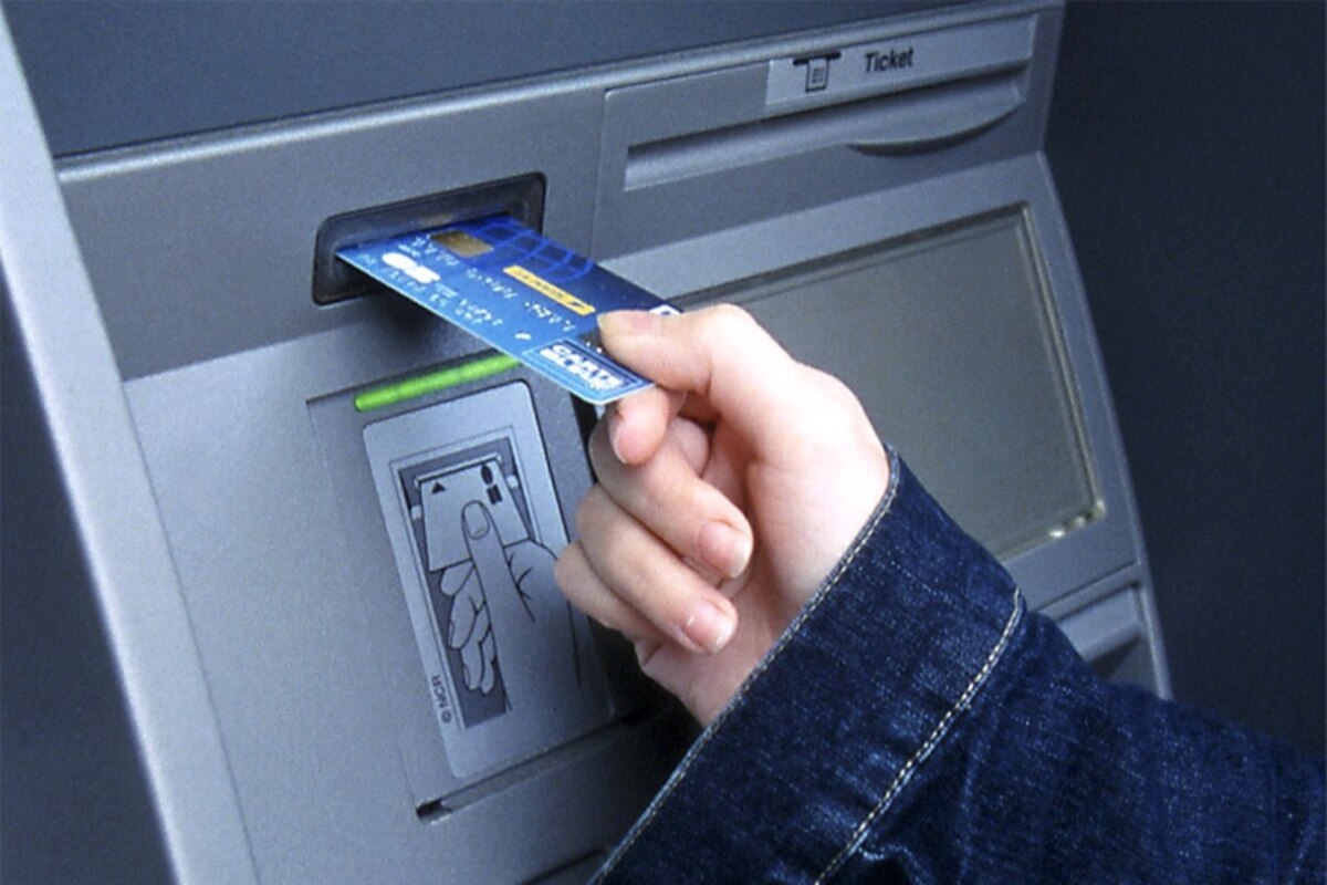 Une nouvelle technique de vol au distributeur: c’est quoi, le «card trapping»?