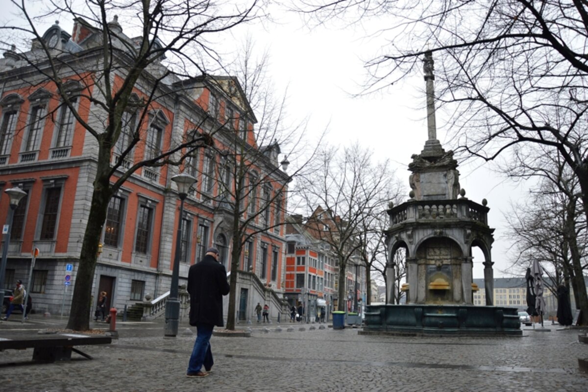 Perron Spain La restauration du célèbre Perron va débuter au printemps - L'Avenir