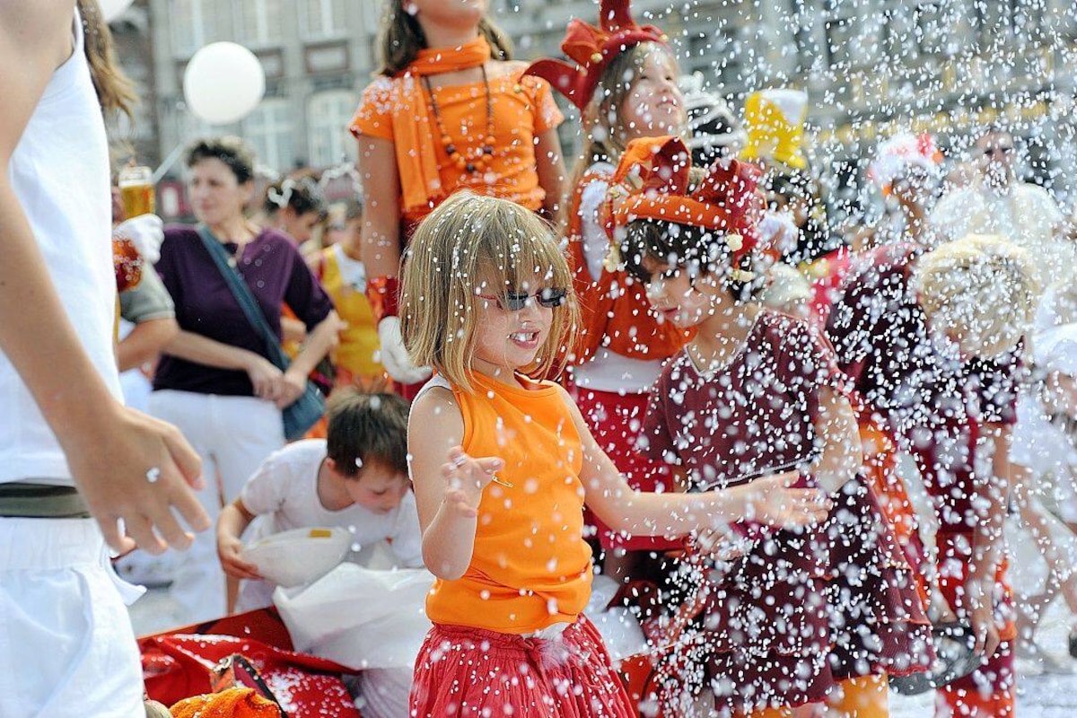 TOURNAI, 23/08/2009, CARNAVAL D'ETE, TUS EN BLANC. 20 ANS DU CARNAVAL DE TOURNAI. PHOTO CORALIE CARDON