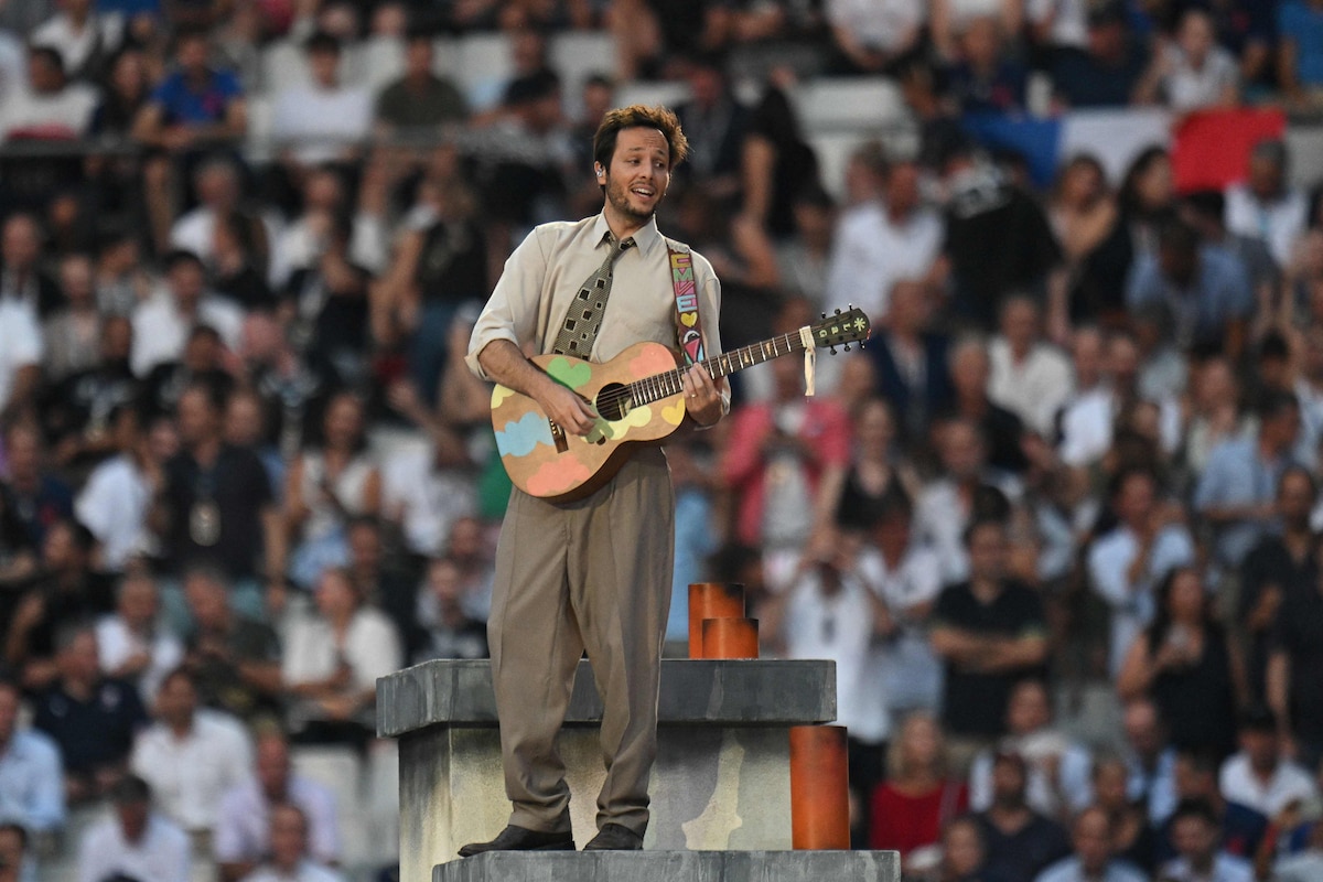 French singer Vianney takes part in the opening ceremony of the France 2023 Rugby World Cup ahead of the Pool A match between France and New Zealand at the Stade de France in Saint-Denis, on the outskirts of Paris on September 8, 2023. (Photo by MARTIN BUREAU / AFP)