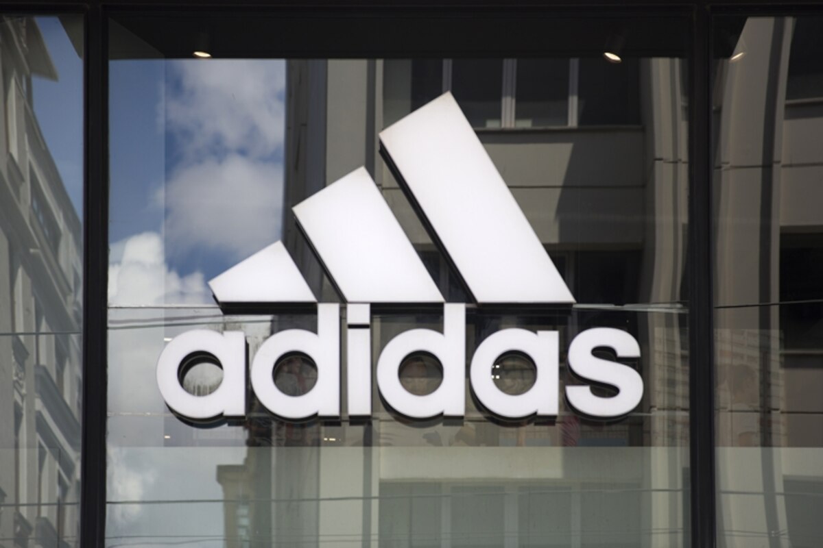 Haine sur les réseaux sociaux: Adidas et Puma rejoignent le boycott contre Facebook