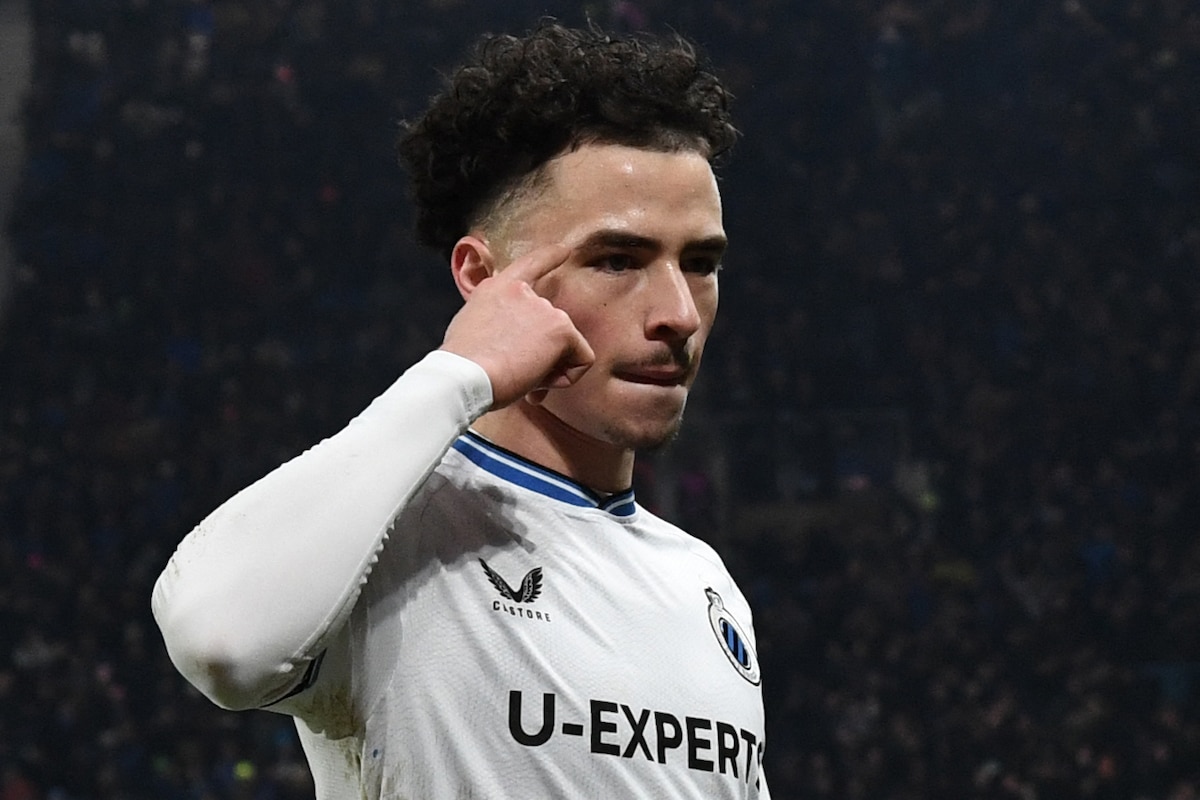 Club Brugge's Belgian midfielder #68 Chemsdine Talbi celebrates scoring his team's second goal during the UEFA Champions League knockout phase play-off 2nd leg football match between Club Brugge KV and Atalanta at the Stadio di Bergamo in Bergamo on February 18, 2025. (Photo by Isabella BONOTTO / AFP)